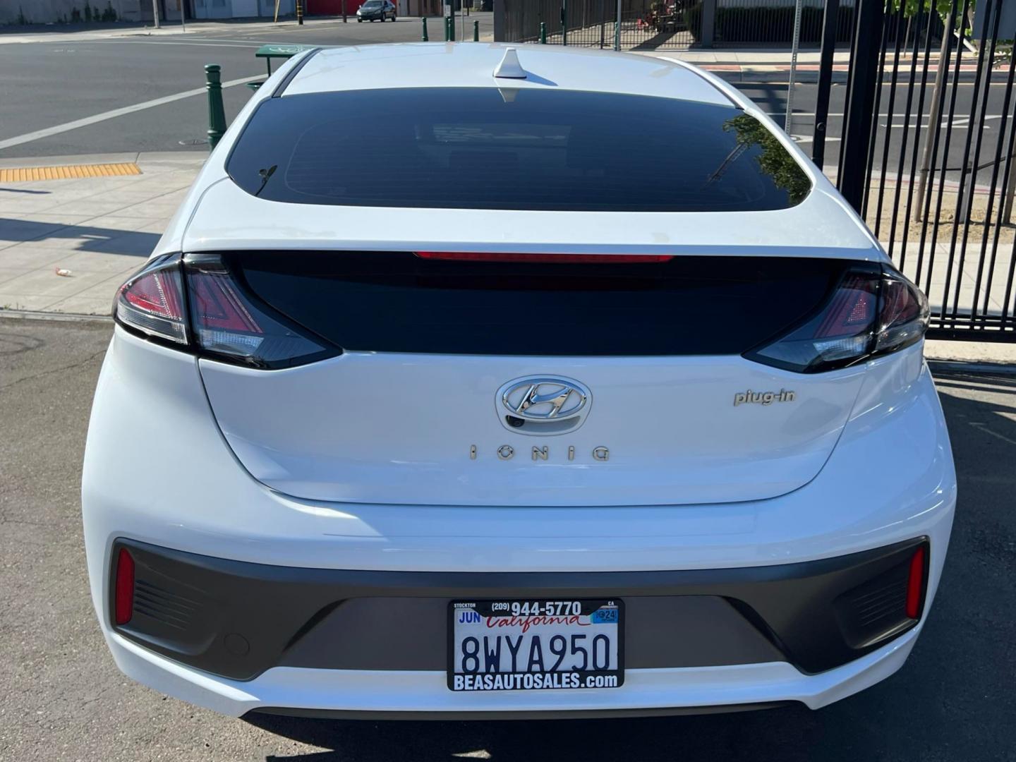 2021 WHITE /BLACK Hyundai Ioniq Plug-In Hybrid (KMHC75LD8MU) , located at 744 E Miner Ave, Stockton, CA, 95202, (209) 944-5770, 37.956863, -121.282082 - PLUS TAXES AND FEES - Photo#8